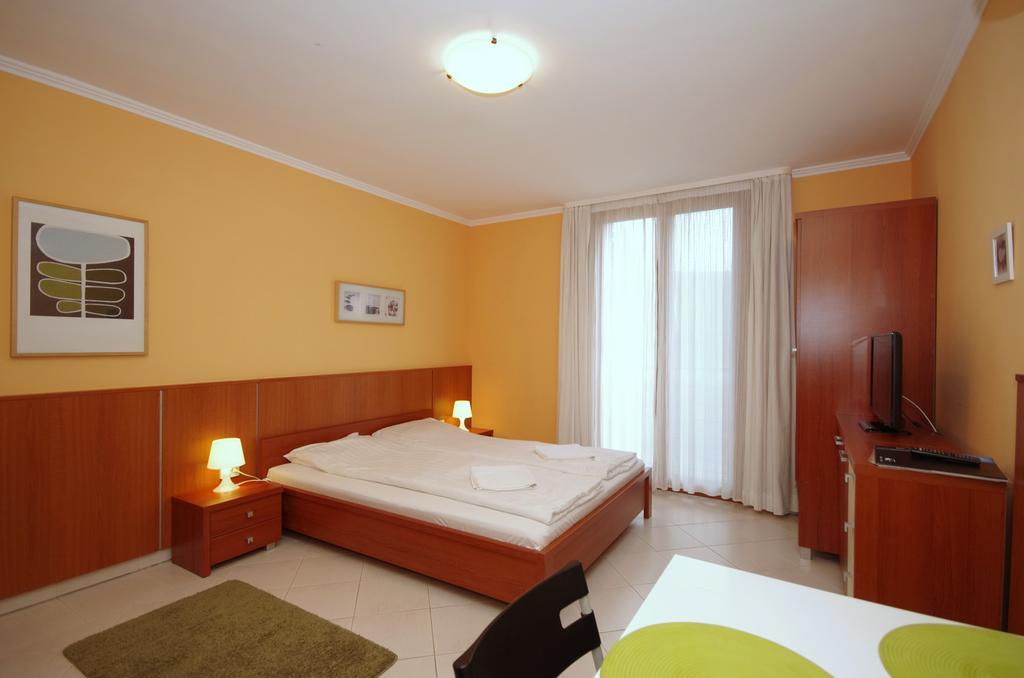 גיולה Vararok Apartman מראה חיצוני תמונה