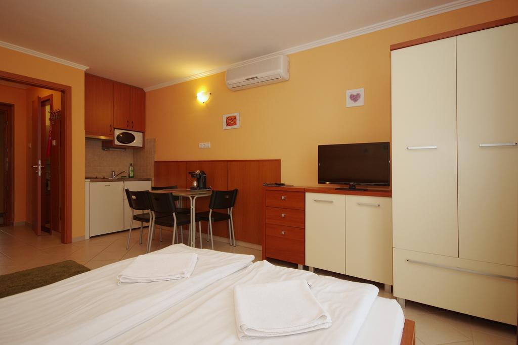 גיולה Vararok Apartman מראה חיצוני תמונה