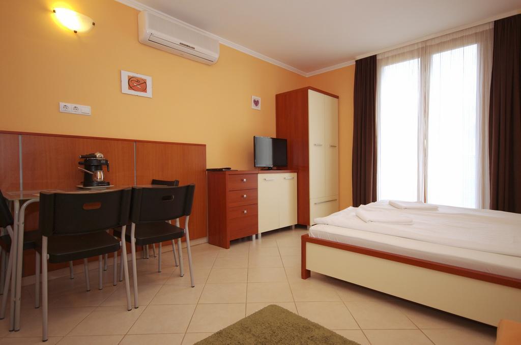 גיולה Vararok Apartman מראה חיצוני תמונה