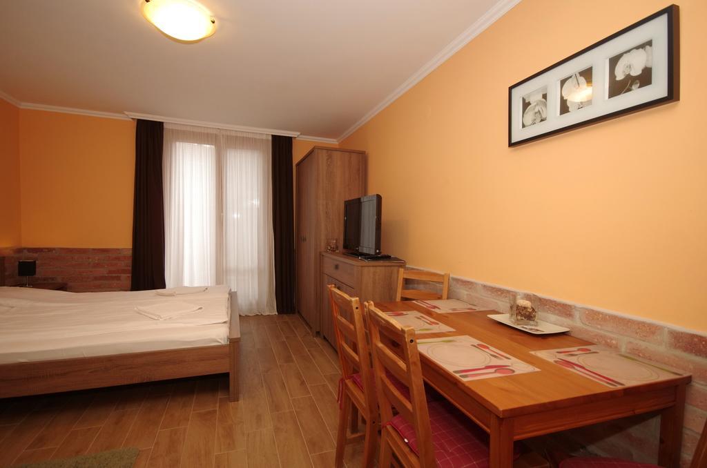 גיולה Vararok Apartman מראה חיצוני תמונה