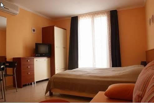 גיולה Vararok Apartman מראה חיצוני תמונה